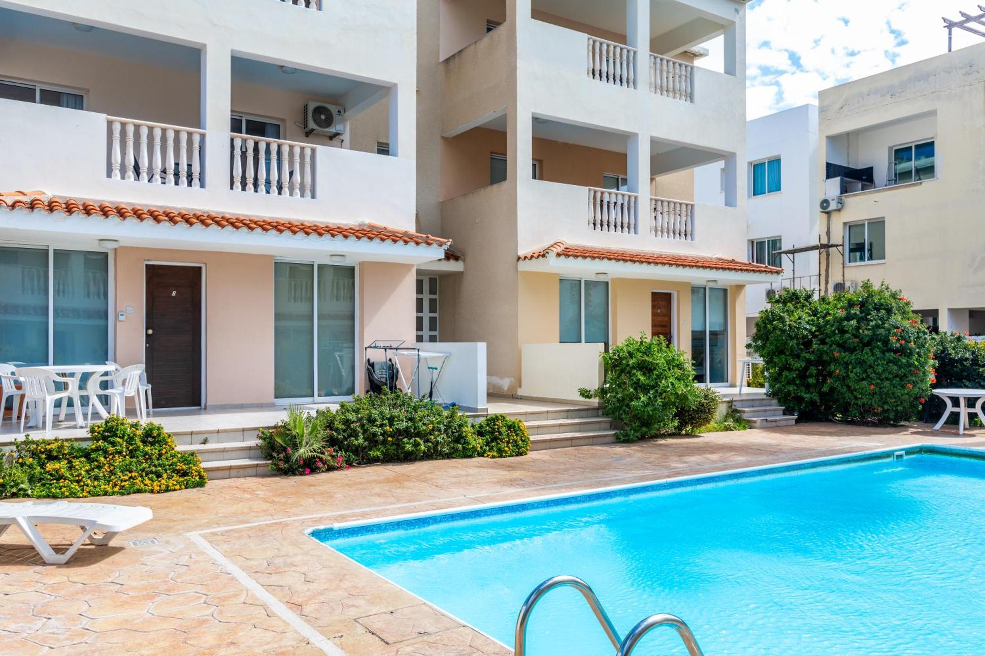 Beautiful One Bed Apartment In Paphos Kültér fotó