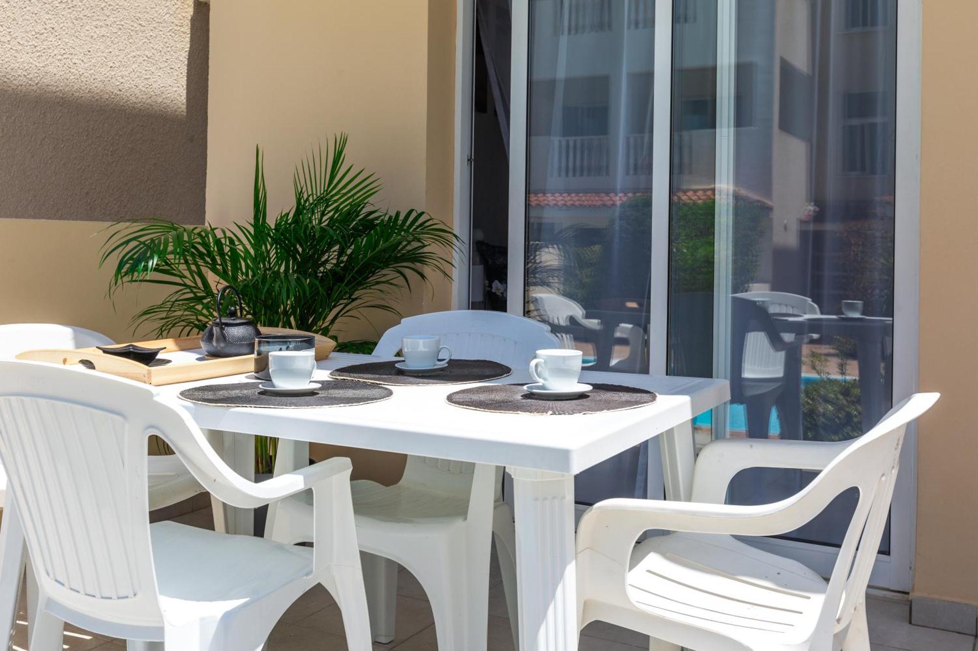 Beautiful One Bed Apartment In Paphos Kültér fotó