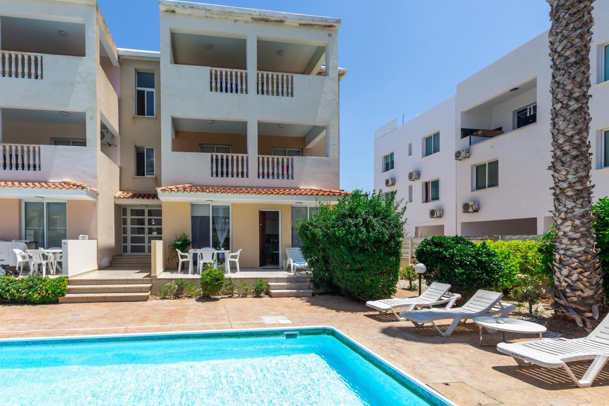 Beautiful One Bed Apartment In Paphos Kültér fotó