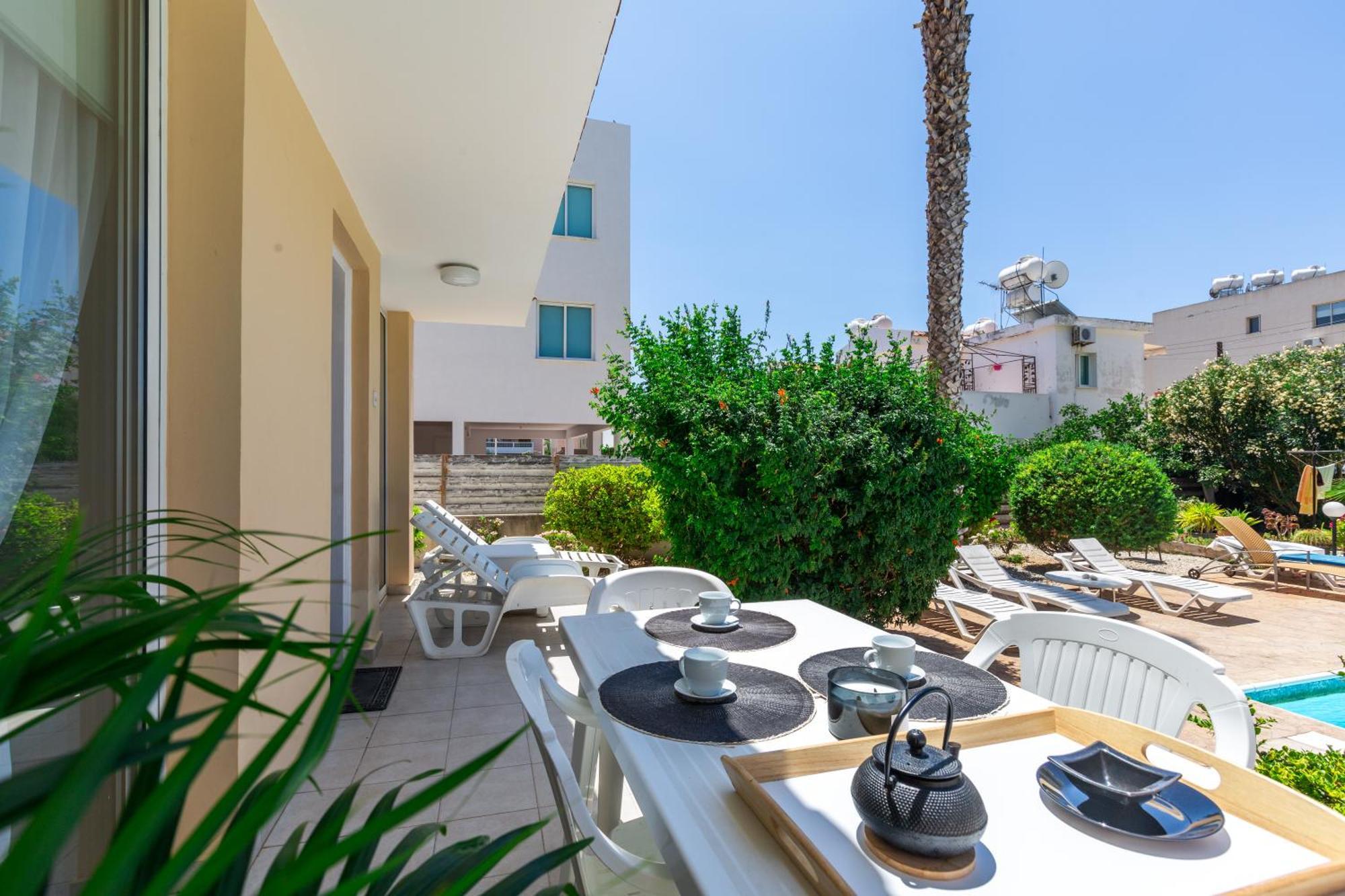Beautiful One Bed Apartment In Paphos Kültér fotó