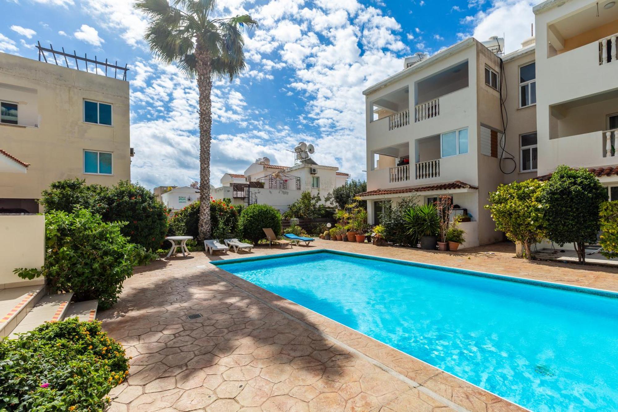 Beautiful One Bed Apartment In Paphos Kültér fotó